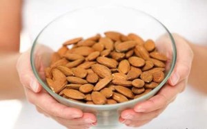 فواید بادام | بهترین گز اصفهان