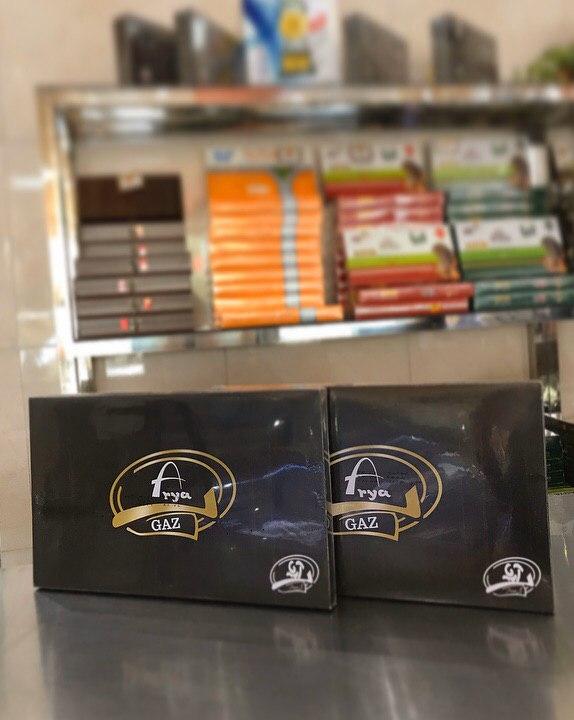 بهترین گز اصفهان گز سفارشی شیر خشتی ۴۰٪ پسته ۳۵۰ گرم آردی آریا