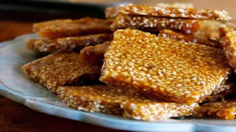 بهترین گز اصفهان پولکی کنجدی