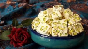 تهیه‌ی خانگی گز | گز و شیرینی آریا | بهترین گز اصفهان