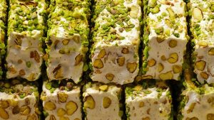 گزارش‌هایی درباره محبوبیت روزافزون گز در دنیا | گز و شیرینی آریا | بهترین گز اصفهان