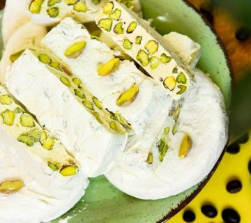 نقش سنت‌ها و آداب و رسوم در انتخاب گز در مناسبت‌های مختلف | گز و شیرینی آریا | بهترین گز اصفهان