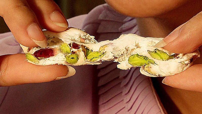 مواد اولیه استفاده شده در تهیه گز | گز و شیرینی آریا | بهترین گز اصفهان